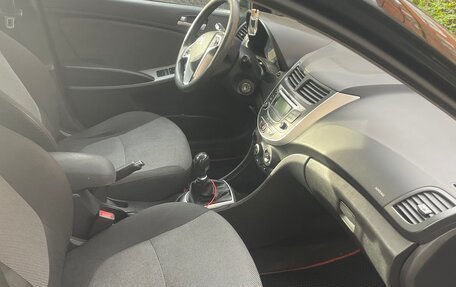 Hyundai Solaris II рестайлинг, 2013 год, 730 000 рублей, 9 фотография