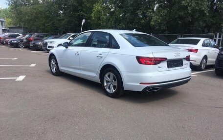 Audi A4, 2019 год, 2 800 000 рублей, 4 фотография