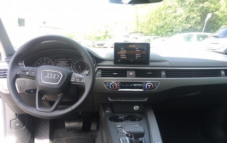 Audi A4, 2019 год, 2 800 000 рублей, 7 фотография