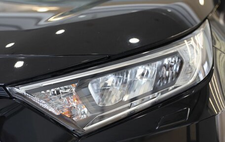 Toyota RAV4, 2021 год, 3 300 000 рублей, 4 фотография