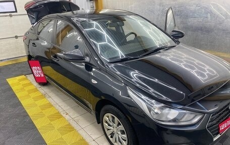 Hyundai Solaris II рестайлинг, 2017 год, 1 100 000 рублей, 1 фотография