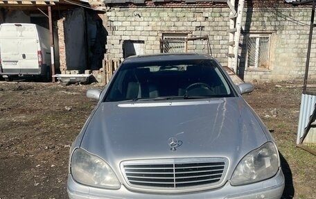 Mercedes-Benz S-Класс, 2000 год, 540 000 рублей, 1 фотография