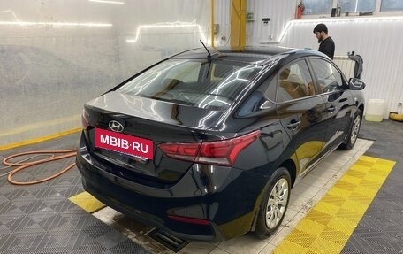 Hyundai Solaris II рестайлинг, 2017 год, 1 100 000 рублей, 3 фотография