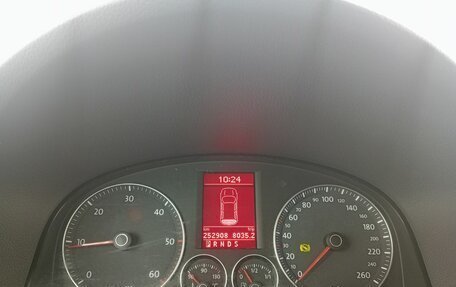 Volkswagen Touran III, 2007 год, 610 000 рублей, 16 фотография