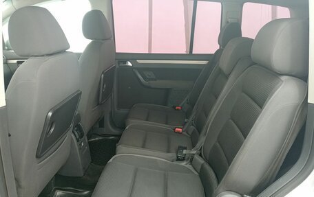 Volkswagen Touran III, 2007 год, 610 000 рублей, 15 фотография