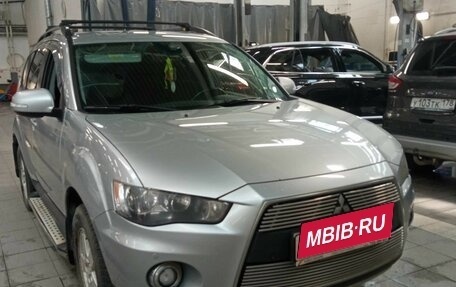 Mitsubishi Outlander III рестайлинг 3, 2011 год, 1 134 000 рублей, 2 фотография