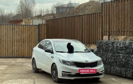 KIA Rio III рестайлинг, 2015 год, 999 000 рублей, 2 фотография