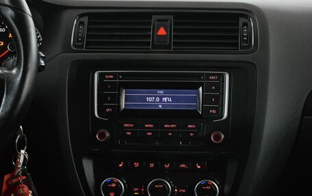 Volkswagen Jetta VI, 2013 год, 800 000 рублей, 7 фотография