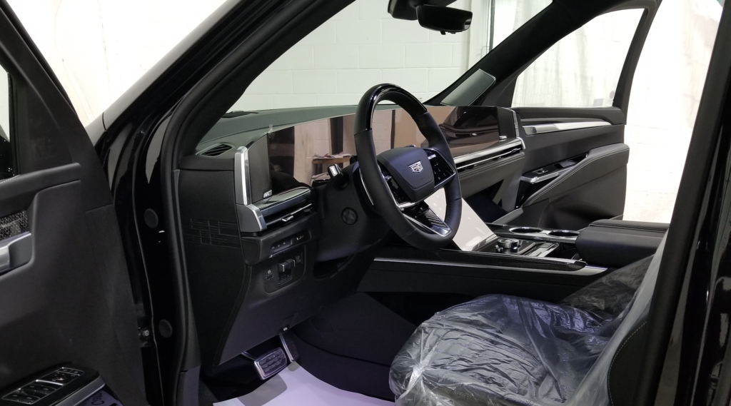 Cadillac Escalade V, 2025 год, 31 000 000 рублей, 13 фотография