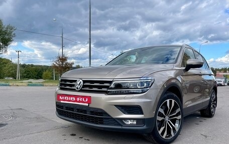 Volkswagen Tiguan II, 2019 год, 3 050 000 рублей, 2 фотография