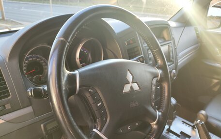 Mitsubishi Pajero IV, 2011 год, 2 290 000 рублей, 10 фотография