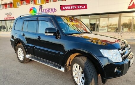 Mitsubishi Pajero IV, 2011 год, 2 290 000 рублей, 2 фотография