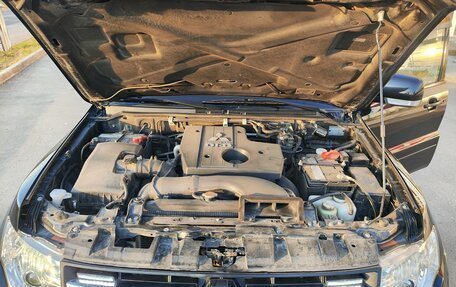 Mitsubishi Pajero IV, 2011 год, 2 290 000 рублей, 16 фотография