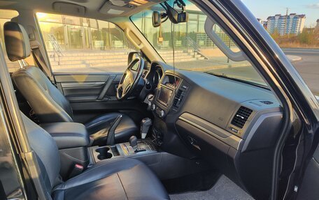 Mitsubishi Pajero IV, 2011 год, 2 290 000 рублей, 17 фотография