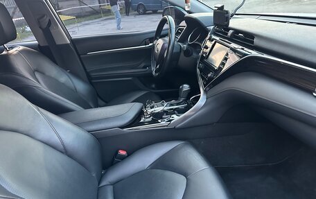 Toyota Camry, 2018 год, 3 200 000 рублей, 13 фотография