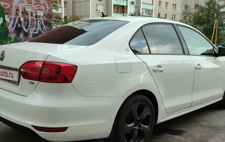 Volkswagen Jetta VI, 2013 год, 1 350 000 рублей, 4 фотография