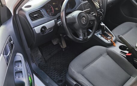 Volkswagen Jetta VI, 2013 год, 1 350 000 рублей, 8 фотография