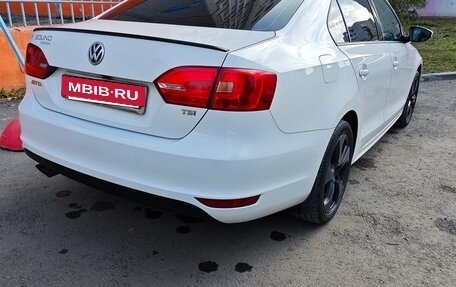 Volkswagen Jetta VI, 2013 год, 1 350 000 рублей, 5 фотография