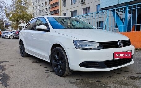 Volkswagen Jetta VI, 2013 год, 1 350 000 рублей, 3 фотография
