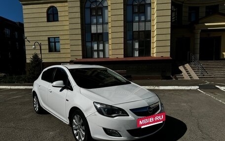 Opel Astra J, 2011 год, 600 000 рублей, 9 фотография