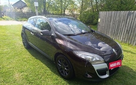 Renault Megane III, 2011 год, 850 000 рублей, 2 фотография