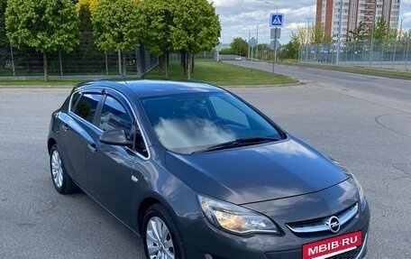 Opel Astra J, 2012 год, 900 000 рублей, 2 фотография