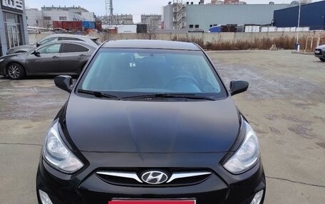Hyundai Solaris II рестайлинг, 2012 год, 750 000 рублей, 1 фотография