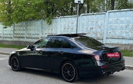 Mercedes-Benz E-Класс, 2018 год, 3 770 000 рублей, 4 фотография
