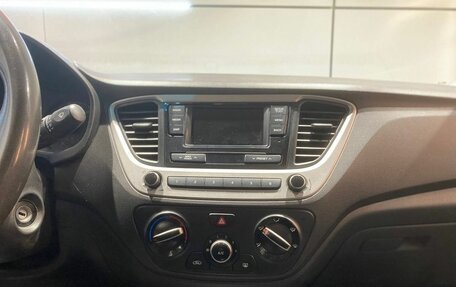 Hyundai Solaris II рестайлинг, 2017 год, 1 030 000 рублей, 11 фотография