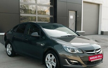 Opel Astra J, 2013 год, 1 050 000 рублей, 3 фотография