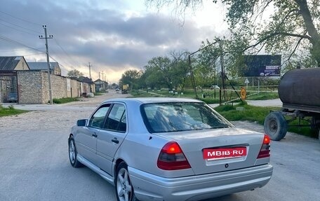 Mercedes-Benz C-Класс, 1995 год, 360 000 рублей, 2 фотография