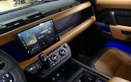 Land Rover Defender II, 2022 год, 8 655 000 рублей, 6 фотография