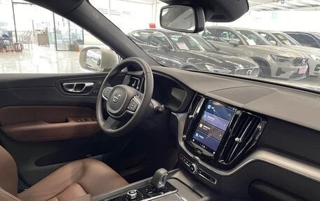 Volvo XC60 II, 2025 год, 5 700 000 рублей, 6 фотография