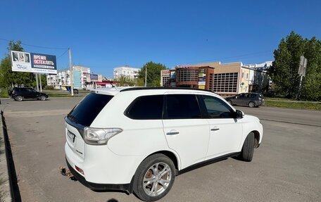 Mitsubishi Outlander III рестайлинг 3, 2012 год, 1 350 000 рублей, 4 фотография