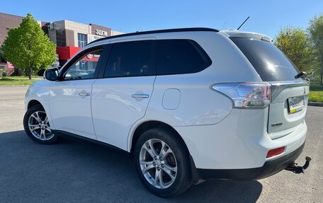 Mitsubishi Outlander III рестайлинг 3, 2012 год, 1 350 000 рублей, 9 фотография