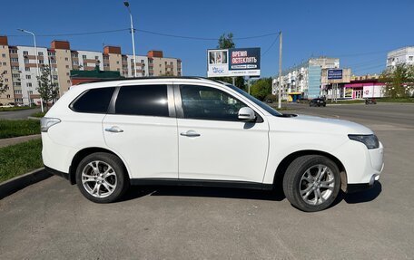 Mitsubishi Outlander III рестайлинг 3, 2012 год, 1 350 000 рублей, 7 фотография
