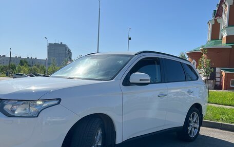 Mitsubishi Outlander III рестайлинг 3, 2012 год, 1 350 000 рублей, 10 фотография