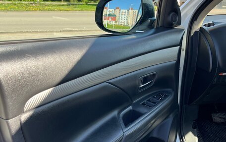 Mitsubishi Outlander III рестайлинг 3, 2012 год, 1 350 000 рублей, 12 фотография