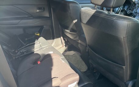 Mitsubishi Outlander III рестайлинг 3, 2012 год, 1 350 000 рублей, 16 фотография