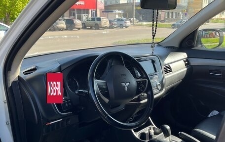 Mitsubishi Outlander III рестайлинг 3, 2012 год, 1 350 000 рублей, 13 фотография
