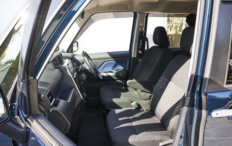 Toyota Roomy I, 2019 год, 1 199 000 рублей, 12 фотография
