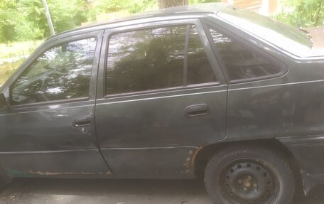 Daewoo Nexia I рестайлинг, 2002 год, 100 000 рублей, 4 фотография