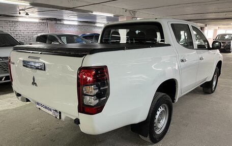 Mitsubishi L200 IV рестайлинг, 2021 год, 2 250 000 рублей, 6 фотография