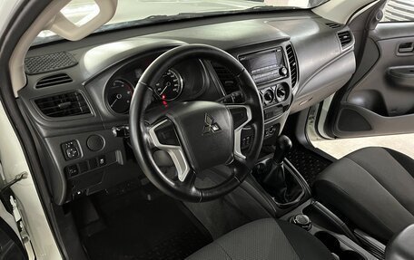 Mitsubishi L200 IV рестайлинг, 2021 год, 2 250 000 рублей, 12 фотография