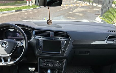 Volkswagen Tiguan II, 2017 год, 2 950 000 рублей, 12 фотография
