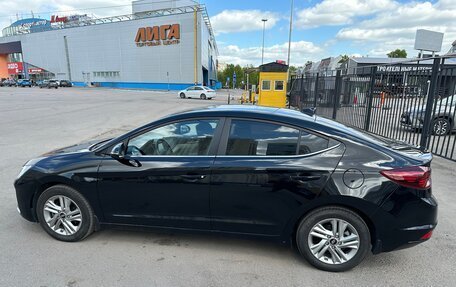 Hyundai Elantra VI рестайлинг, 2019 год, 1 800 000 рублей, 2 фотография