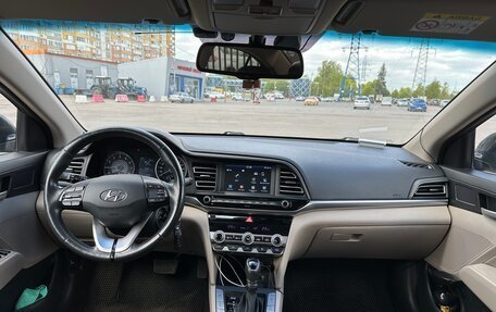 Hyundai Elantra VI рестайлинг, 2019 год, 1 800 000 рублей, 5 фотография