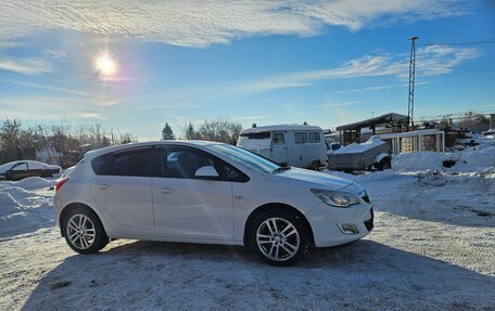 Opel Astra J, 2011 год, 950 000 рублей, 3 фотография