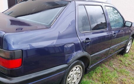 Volkswagen Vento, 1994 год, 86 000 рублей, 2 фотография