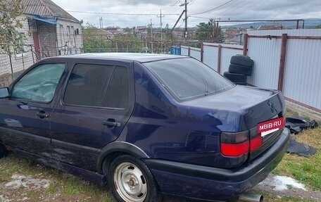Volkswagen Vento, 1994 год, 86 000 рублей, 4 фотография